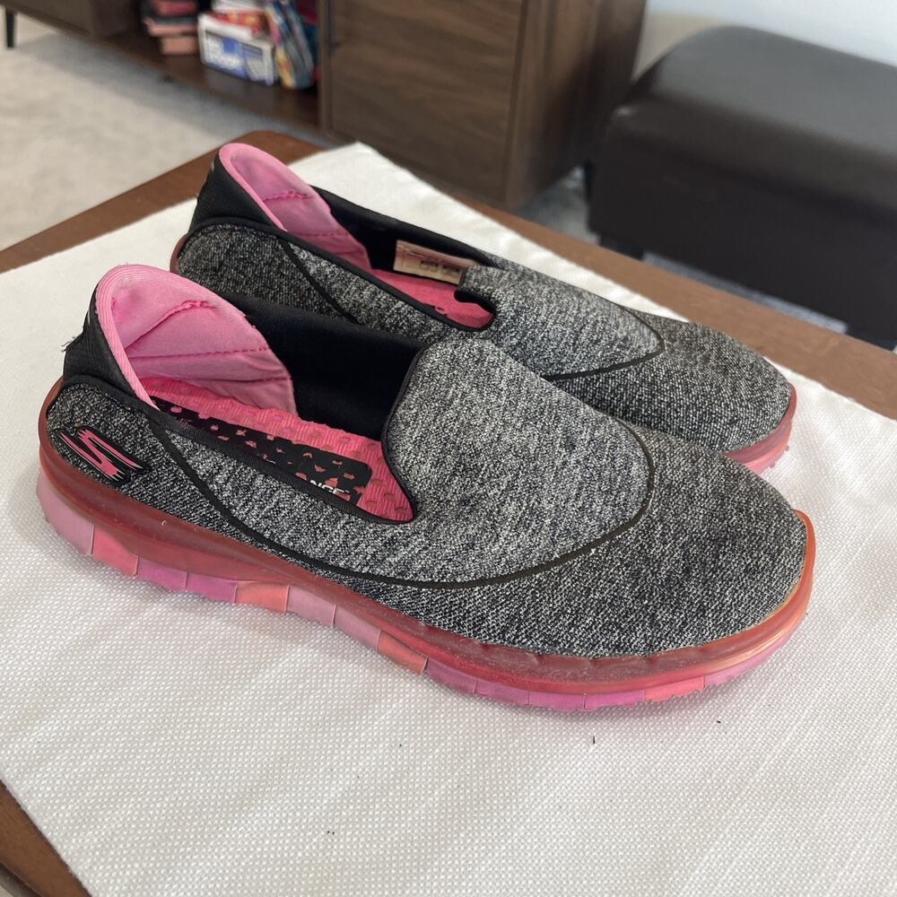 Skechers Womens Sz 5 Go Flex Slip On Sneakers 14010 Grey Black Pink Shoes FLAW